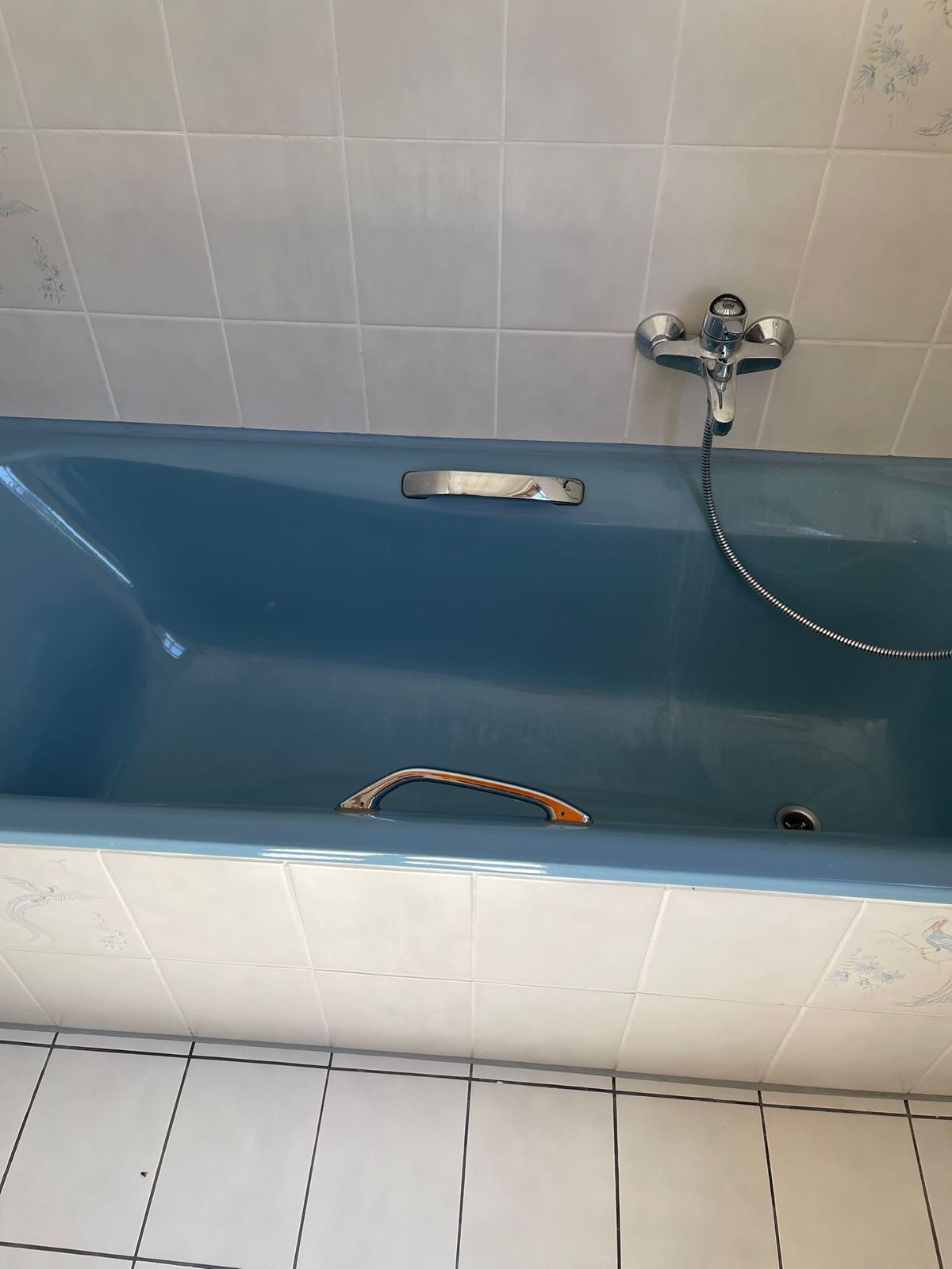 Saubere Badewanne nach der Endreinigung