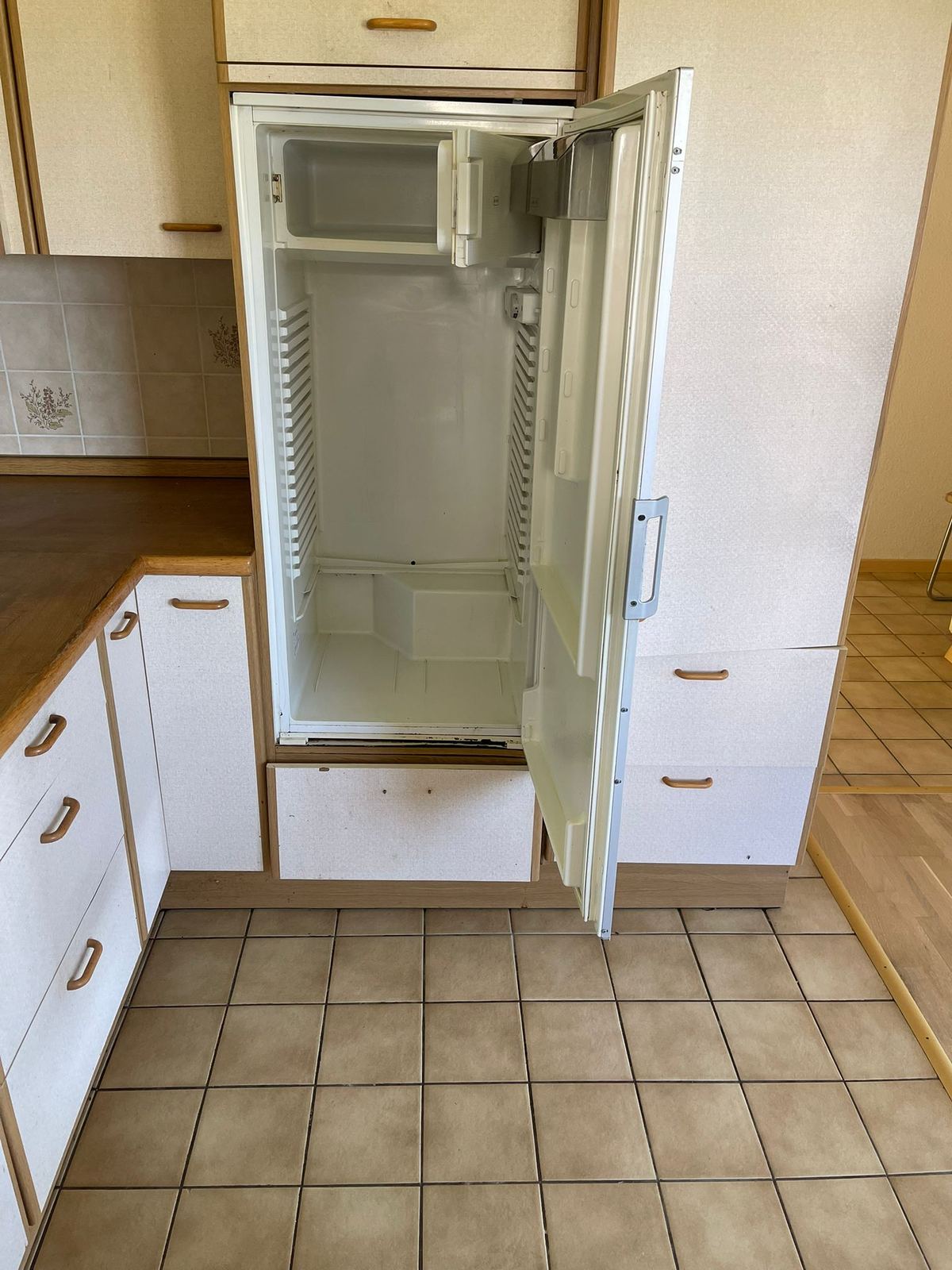 Sauberer Kühlschrank nach Reinigung